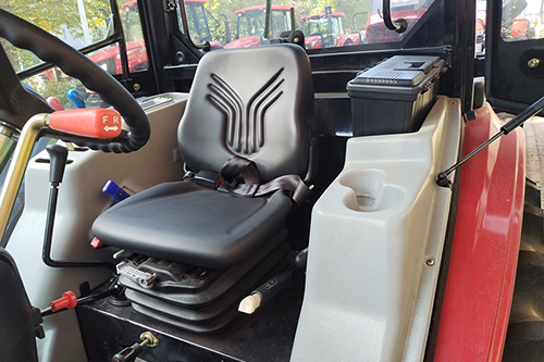 Инженерный пластиковый интерьер для комфортной работы